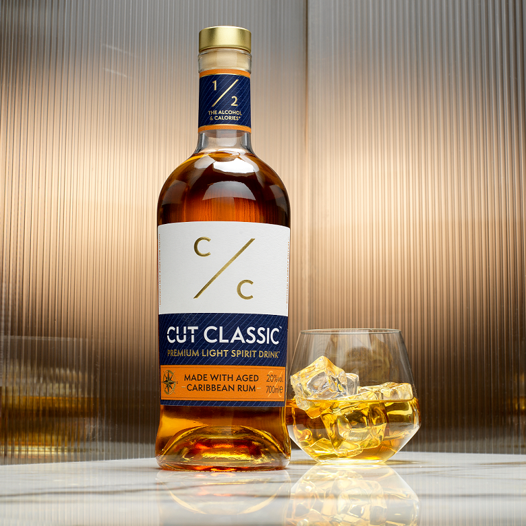 Cut Classic Rum on the Rocks